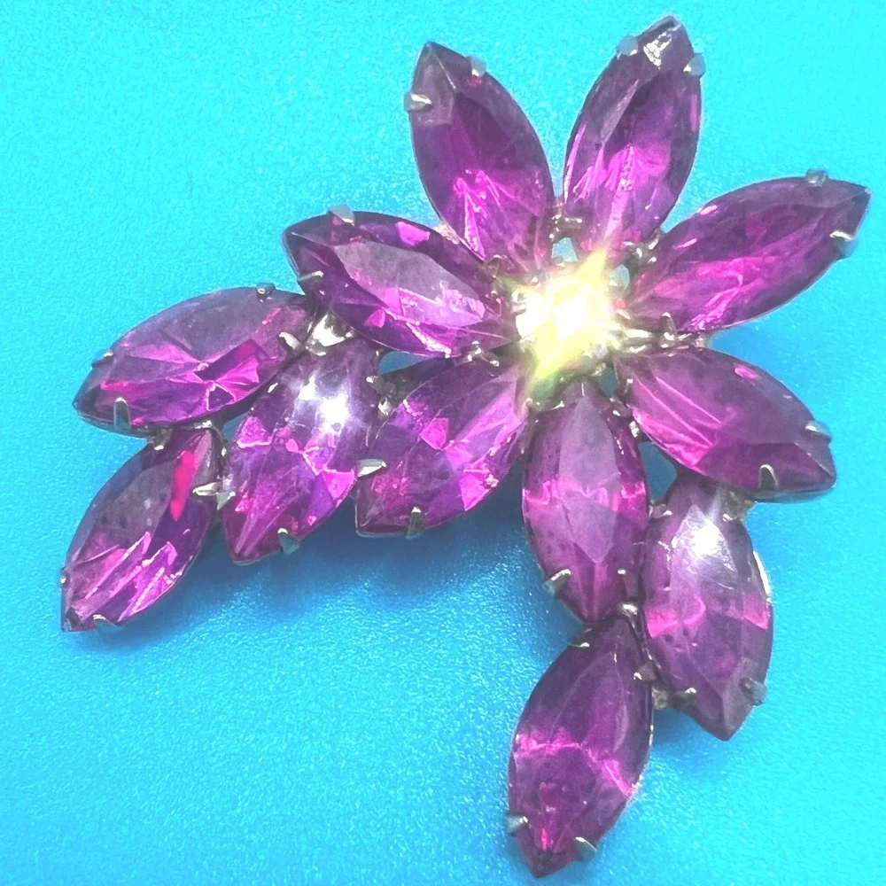Vintage Rhinestone‎ Brooch Fuchsia Prong Set Floral MCM